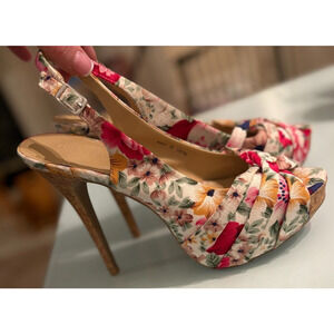 Forever 21 Canvas Floral Peep Toe Platform Cork Heels Size 9